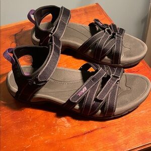 Teva Women's Black and Purple Strappy Sandals size 8.5